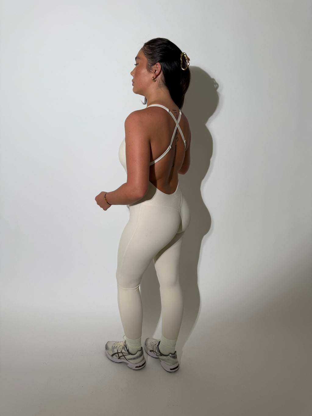 POWERSCULPT open back cross strap JUMPSUIT BEIGE